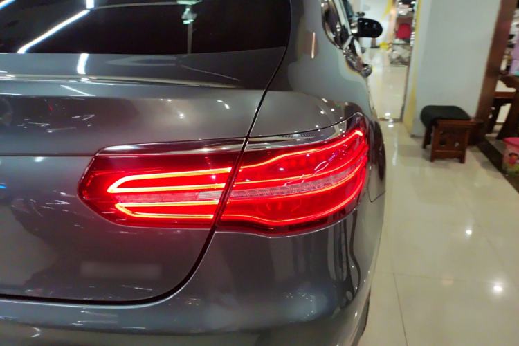 Used Mercedes-Benz GLC Coupe 2017 GLC 260 4MATIC Coupe SUV Exterior 6