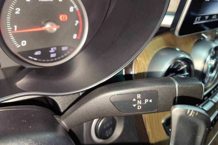 Used Mercedes-Benz GLC Coupe 2017 GLC 260 4MATIC Coupe SUV Gear Lever