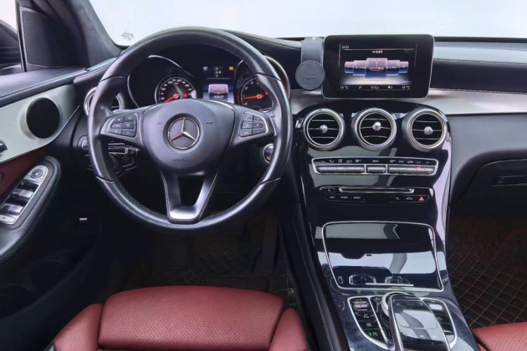 Used Mercedes-Benz GLC Coupe 2017 GLC 200 4MATIC Coupe SUV Interior 12