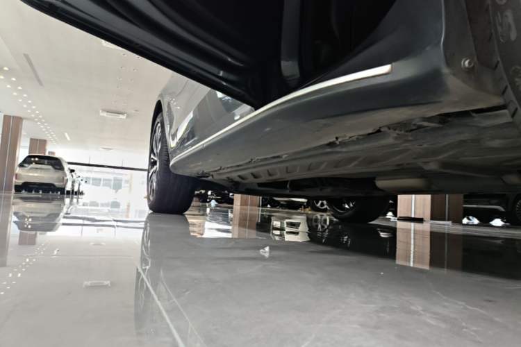 Used Mercedes-Benz GLC Coupe 2017 GLC 260 4MATIC Coupe SUV Left Side Sill