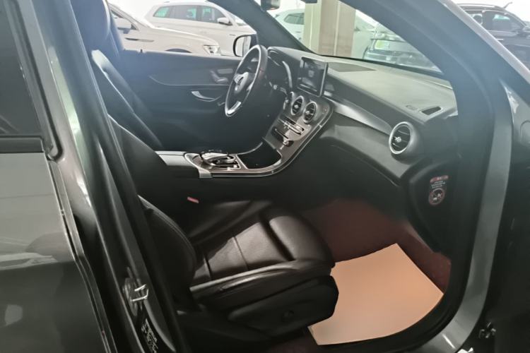 Used Mercedes-Benz GLC Coupe 2017 GLC 260 4MATIC Coupe SUV Right Front Seat