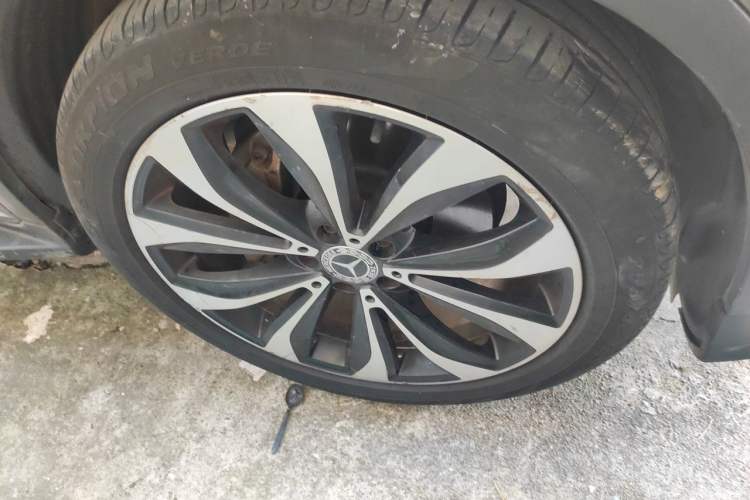 Used Mercedes-Benz GLC Coupe 2017 GLC 260 4MATIC Coupe SUV Right Front Wheel Hub