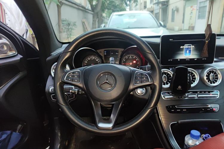 Used Mercedes-Benz GLC Coupe 2017 GLC 300 4MATIC Coupe SUV Steering Wheel