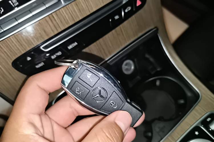 Used Mercedes-Benz GLC Coupe 2017 GLC 260 4MATIC Coupe SUV Vehicle Key