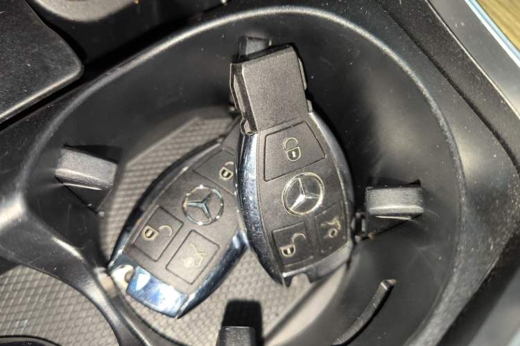 Used Mercedes-Benz GLC Coupe 2017 GLC 260 4MATIC Coupe SUV Vehicle Key