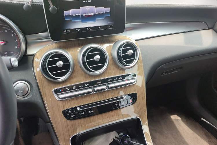 Used Mercedes-Benz GLC Coupe 2017 GLC 260 4MATIC Coupe SUV Audio And AC Panel
