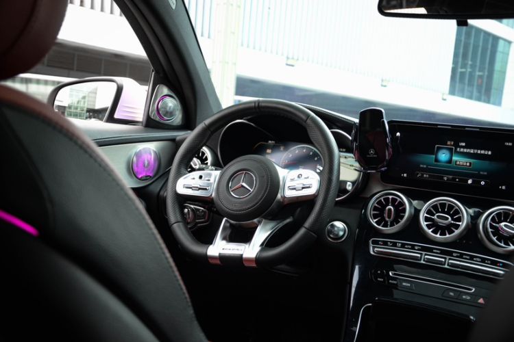 Used Mercedes-Benz GLC Coupe 2017 GLC 200 4MATIC Coupe SUV Interior 4