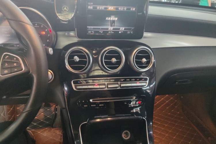 Used Mercedes-Benz GLC Coupe 2017 GLC 200 4MATIC Coupe SUV Audio And AC Panel