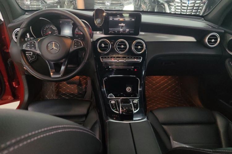 Used Mercedes-Benz GLC Coupe 2017 GLC 200 4MATIC Coupe SUV Center Console