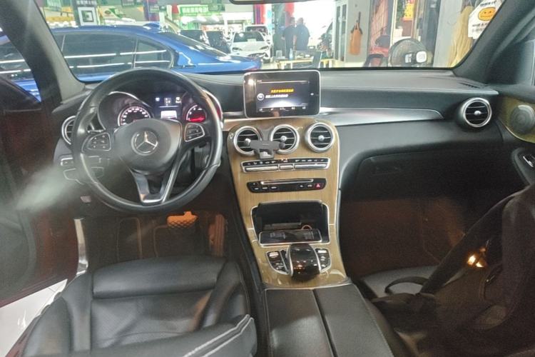Used Mercedes-Benz GLC Coupe 2017 GLC 260 4MATIC Coupe SUV Center Console