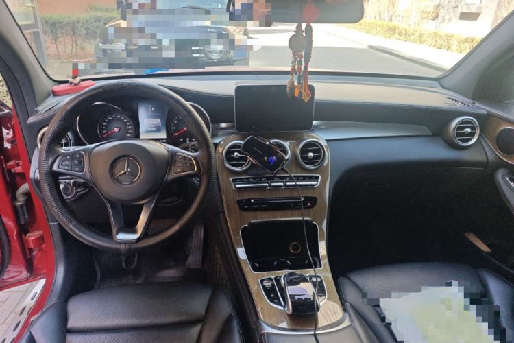 Used Mercedes-Benz GLC Coupe 2017 GLC 260 4MATIC Coupe SUV Center Console