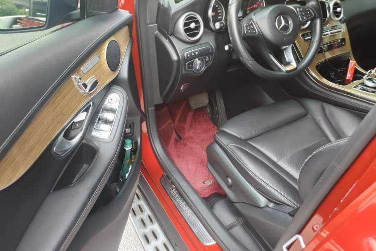Used Mercedes-Benz GLC Coupe 2017 GLC 260 4MATIC Coupe SUV Driver Seat