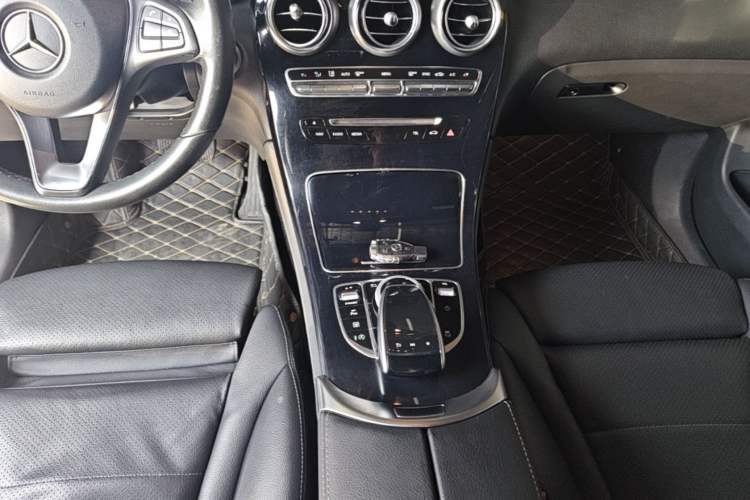 Used Mercedes-Benz GLC Coupe 2017 GLC 200 4MATIC Coupe SUV Gear Lever