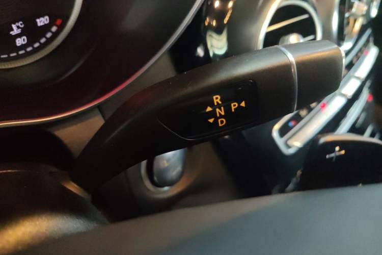 Used Mercedes-Benz GLC Coupe 2017 GLC 200 4MATIC Coupe SUV Gear Lever