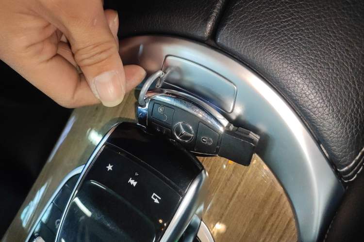 Used Mercedes-Benz GLC Coupe 2017 GLC 260 4MATIC Coupe SUV Interior 1