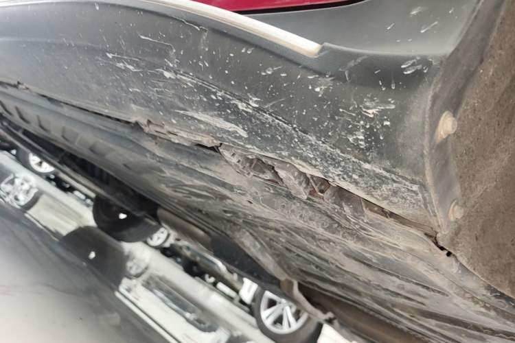 Used Mercedes-Benz GLC Coupe 2017 GLC 260 4MATIC Coupe SUV Left Side Sill