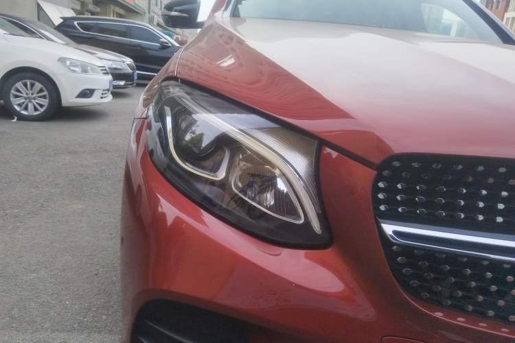Used Mercedes-Benz GLC Coupe 2017 GLC 260 4MATIC Coupe SUV Right Front Headlight