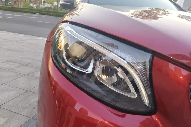 Used Mercedes-Benz GLC Coupe 2017 GLC 260 4MATIC Coupe SUV Right Front Headlight