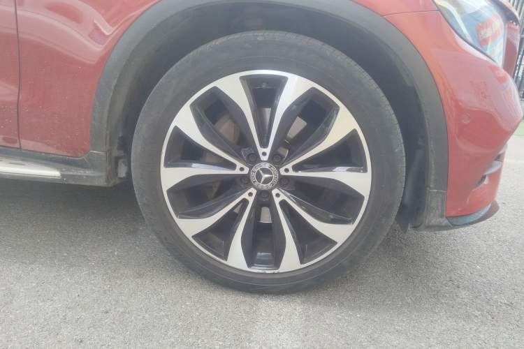 Used Mercedes-Benz GLC Coupe 2017 GLC 260 4MATIC Coupe SUV Right Front Wheel Hub