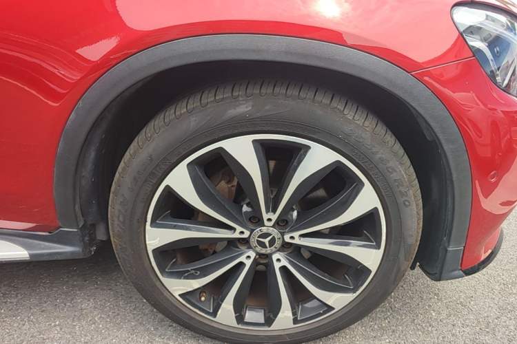 Used Mercedes-Benz GLC Coupe 2017 GLC 260 4MATIC Coupe SUV Right Front Wheel Hub
