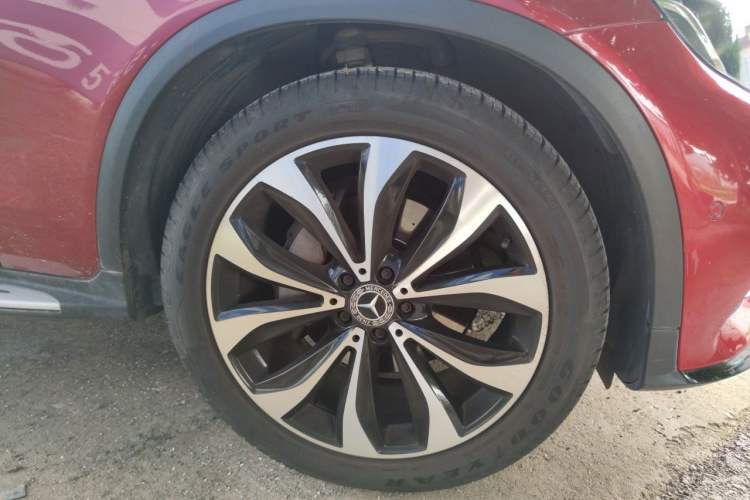 Used Mercedes-Benz GLC Coupe 2017 GLC 260 4MATIC Coupe SUV Right Front Wheel Hub
