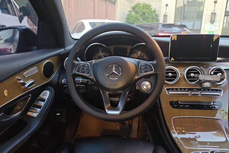 Used Mercedes-Benz GLC Coupe 2017 GLC 260 4MATIC Coupe SUV Steering Wheel
