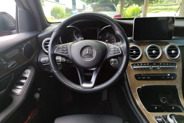 Used Mercedes-Benz GLC Coupe 2017 GLC 260 4MATIC Coupe SUV Steering Wheel