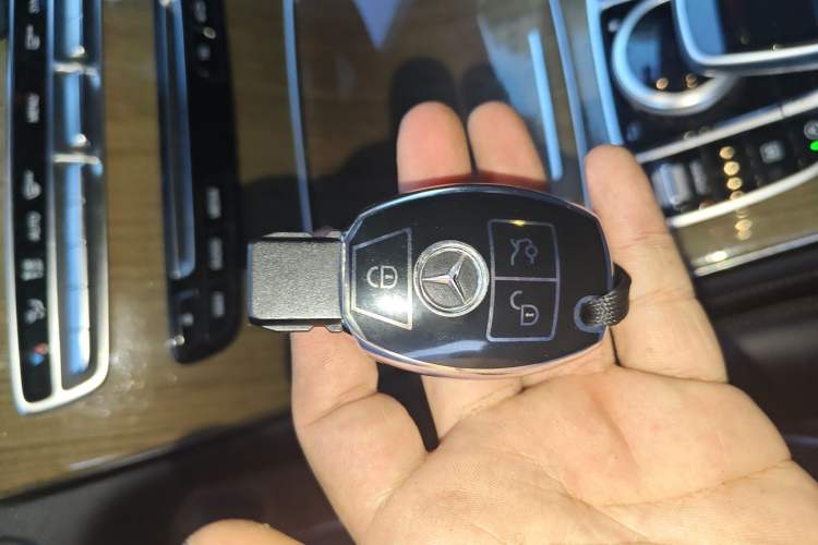 Used Mercedes-Benz GLC Coupe 2017 GLC 260 4MATIC Coupe SUV Vehicle Key