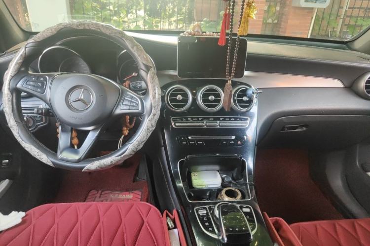 Used Mercedes-Benz GLC Coupe 2017 GLC 200 4MATIC Coupe SUV Center Console