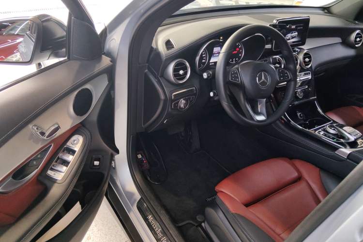 Used Mercedes-Benz GLC Coupe 2017 GLC 200 4MATIC Coupe SUV Driver Seat