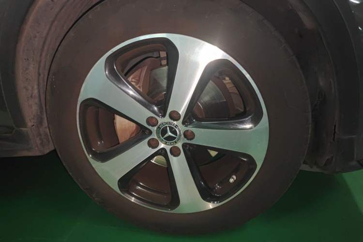 Used Mercedes-Benz GLC Coupe 2017 GLC 200 4MATIC Coupe SUV Right Front Wheel Hub