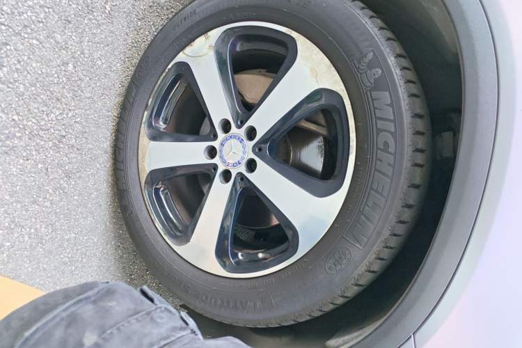 Used Mercedes-Benz GLC Coupe 2017 GLC 200 4MATIC Coupe SUV Right Front Wheel Hub