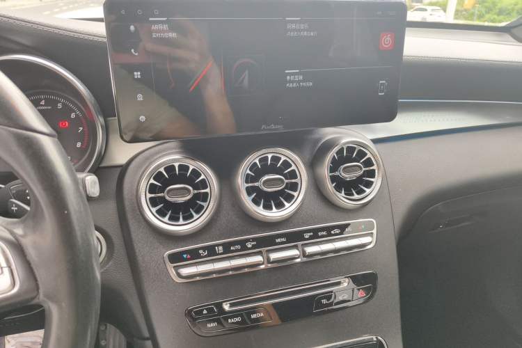 Used Mercedes-Benz GLC Coupe 2017 GLC 200 4MATIC Coupe SUV Audio And AC Panel
