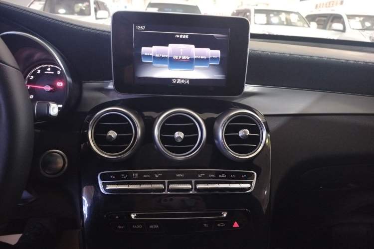 Used Mercedes-Benz GLC Coupe 2017 GLC 200 4MATIC Coupe SUV Audio And AC Panel