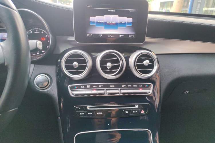 Used Mercedes-Benz GLC Coupe 2017 GLC 200 4MATIC Coupe SUV Audio And AC Panel