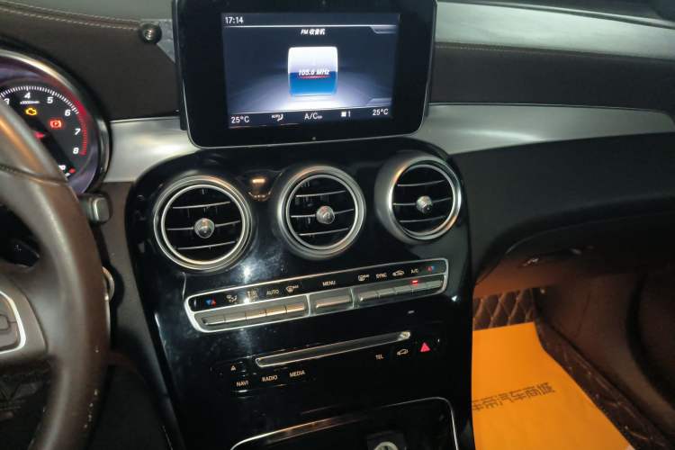 Used Mercedes-Benz GLC Coupe 2017 GLC 200 4MATIC Coupe SUV Audio And AC Panel