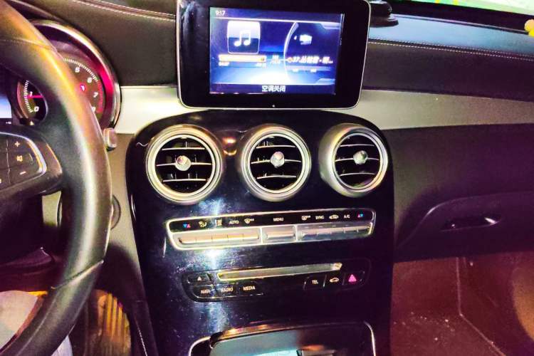 Used Mercedes-Benz GLC Coupe 2017 GLC 200 4MATIC Coupe SUV Audio And AC Panel