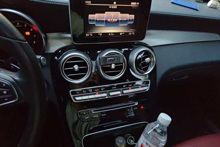 Used Mercedes-Benz GLC Coupe 2017 GLC 200 4MATIC Coupe SUV Audio And AC Panel