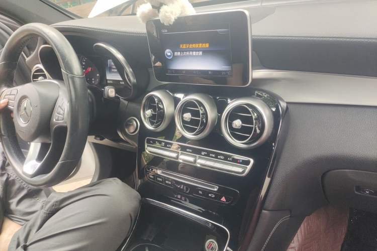 Used Mercedes-Benz GLC Coupe 2017 GLC 200 4MATIC Coupe SUV Audio And AC Panel