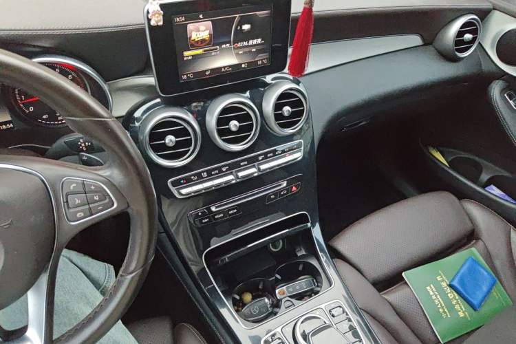 Used Mercedes-Benz GLC Coupe 2017 GLC 200 4MATIC Coupe SUV Audio And AC Panel