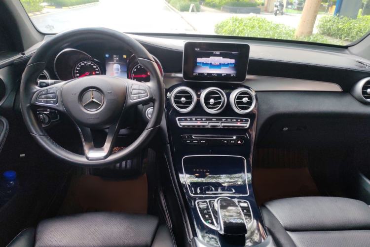 Used Mercedes-Benz GLC Coupe 2017 GLC 200 4MATIC Coupe SUV Center Console