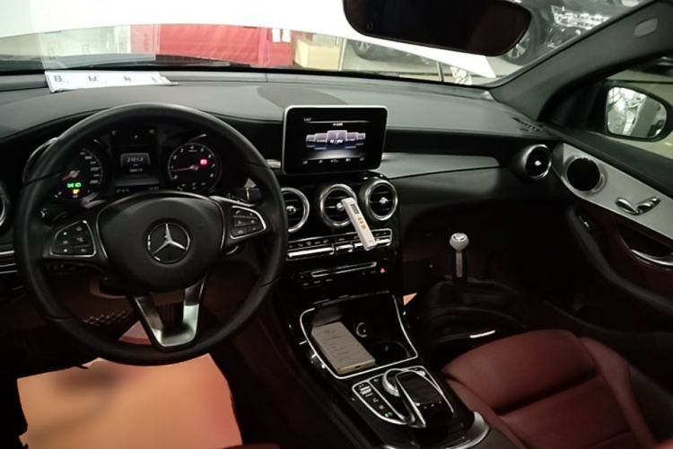 Used Mercedes-Benz GLC Coupe 2017 GLC 200 4MATIC Coupe SUV Center Console