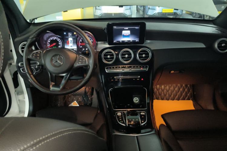 Used Mercedes-Benz GLC Coupe 2017 GLC 200 4MATIC Coupe SUV Center Console