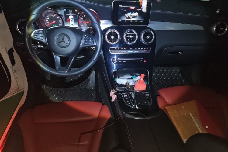 Used Mercedes-Benz GLC Coupe 2017 GLC 200 4MATIC Coupe SUV Center Console