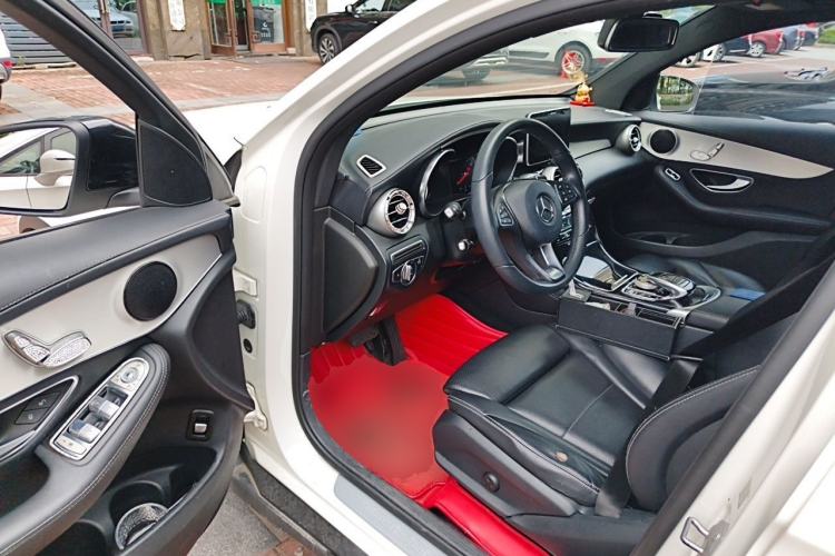 Used Mercedes-Benz GLC Coupe 2017 GLC 200 4MATIC Coupe SUV Driver Seat