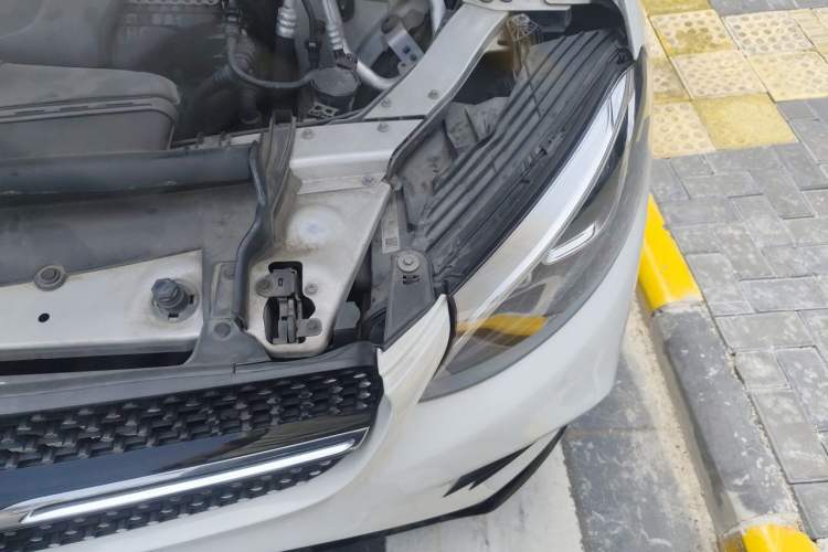 Used Mercedes-Benz GLC Coupe 2017 GLC 200 4MATIC Coupe SUV Engine Bay Left