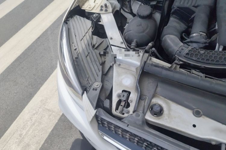 Used Mercedes-Benz GLC Coupe 2017 GLC 200 4MATIC Coupe SUV Engine Bay Right