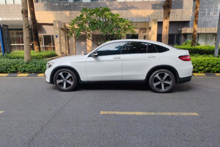 Used Mercedes-Benz GLC Coupe 2017 GLC 200 4MATIC Coupe SUV Exterior 2