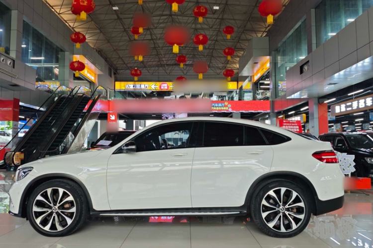 Used Mercedes-Benz GLC Coupe 2017 GLC 260 4MATIC Coupe SUV Exterior 3
