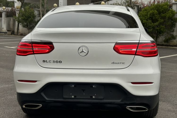 Used Mercedes-Benz GLC Coupe 2017 GLC 300 4MATIC Coupe SUV Exterior 3
